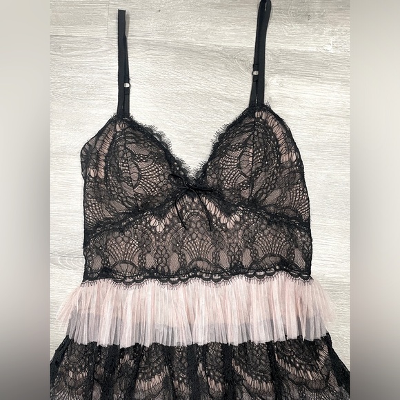 Marchesa Notte Black & Pink Laces Evening/Prom Dress Size 8 US - Picture 4 of 7